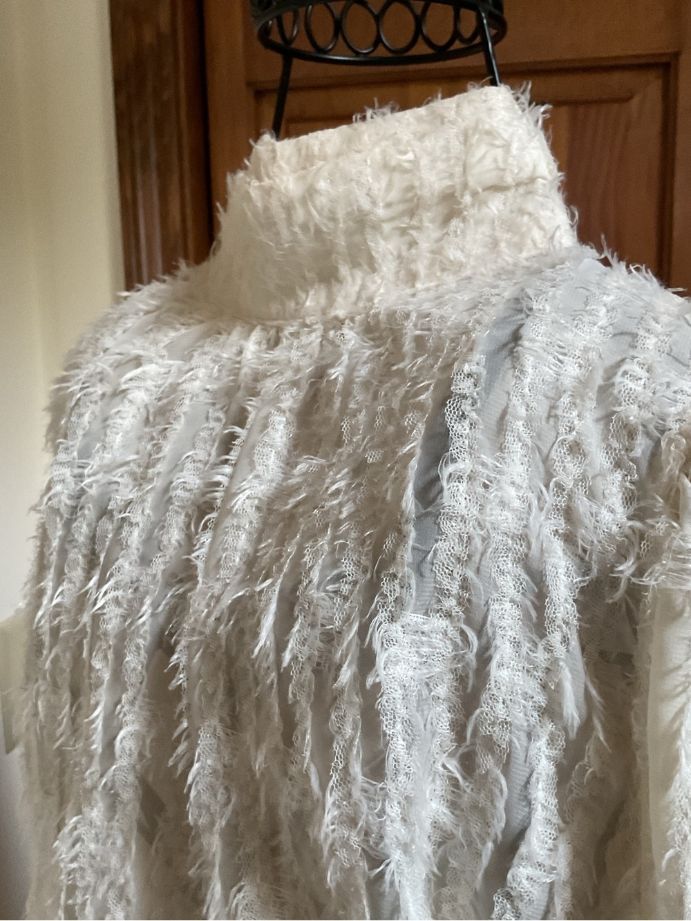 HYFVE Cozy Ivory Textured Fuzzy Top, Small - Picture 3 of 5